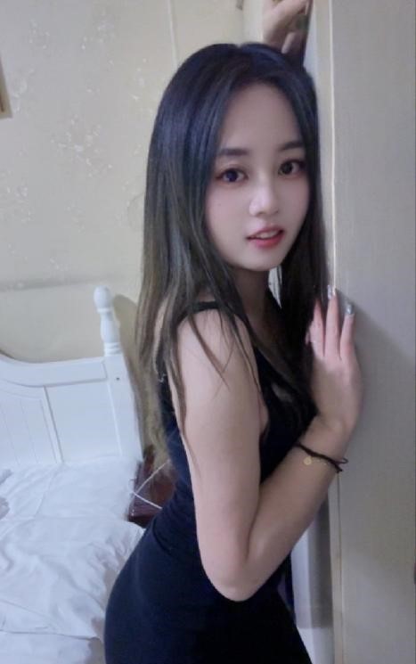 舌吻小骚妇