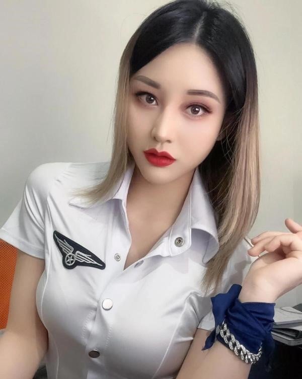 静安制服诱惑美娜