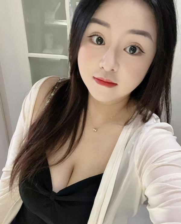 巨乳妹妹很放荡