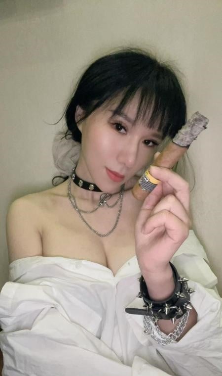 白嫩大奶妩媚少妇