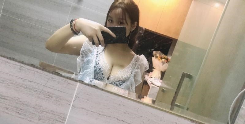 童颜巨乳允儿